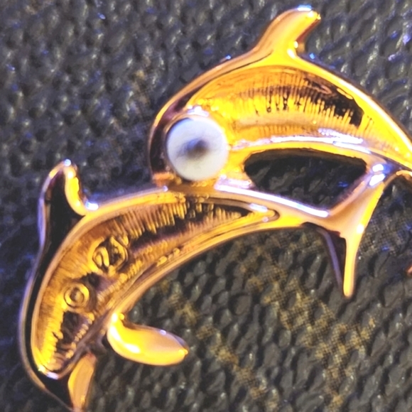 SWAROVSKI Double Dolphins Glitzy Tac Pin Sealife Flipper Rhinestones Gold Brooch - Picture 7 of 13